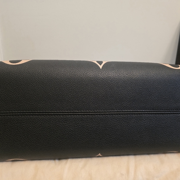 Louis Vuitton OnTheGo MM Bicolor - Picture 5 of 10